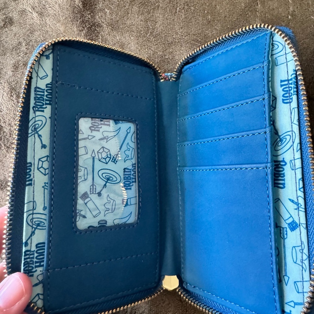 Disney Loungefly Robin Hood - Picture 3 of 3